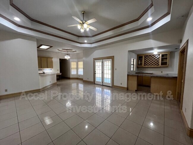 Building Photo - 1703 Sunrise
