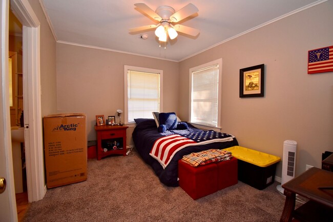 Building Photo - 209/211 W Virginia Ave. Duplex