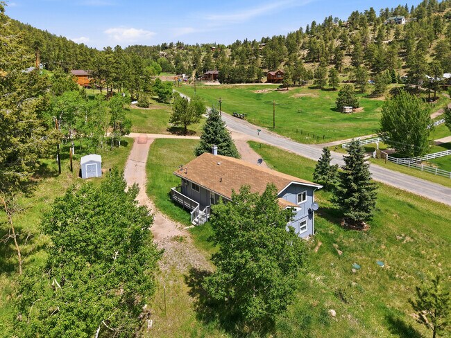 Building Photo - 836 Sleepy Hollow Dr