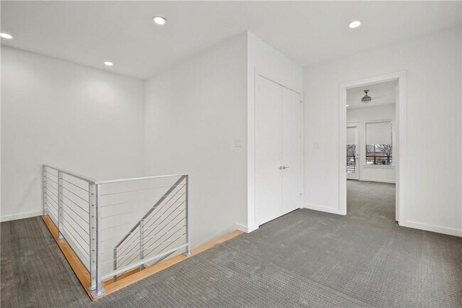 Building Photo - 2407 Douglas Ave