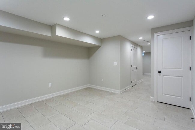 Building Photo - 2052 Gerritt St