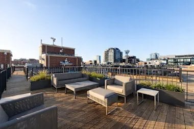 Building Photo - 1054 W Monroe St