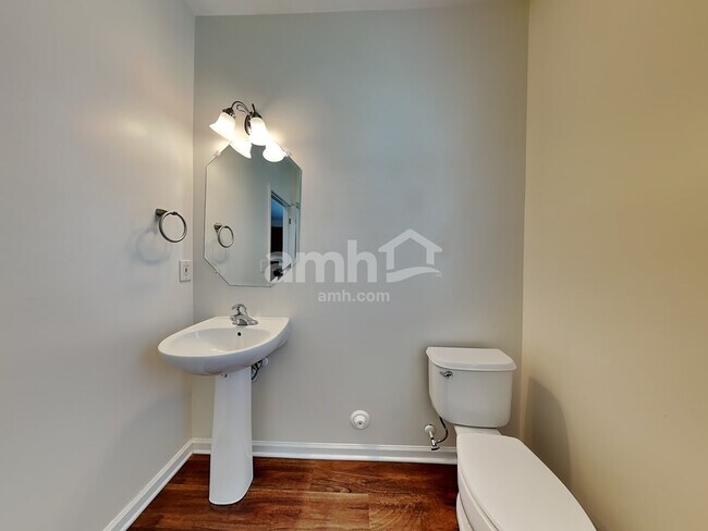 Building Photo - 816 Jennifer Lane