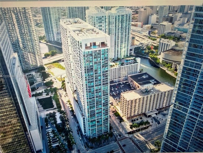 Building Photo - 500 Brickell Ave