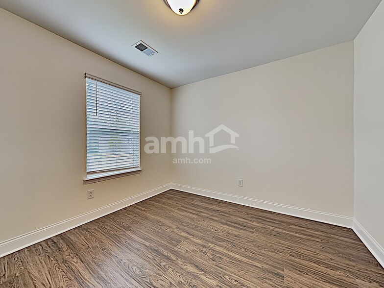 Building Photo - 136 Sweet Gum Dr