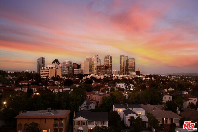 Building Photo - 10520 Wilshire Blvd