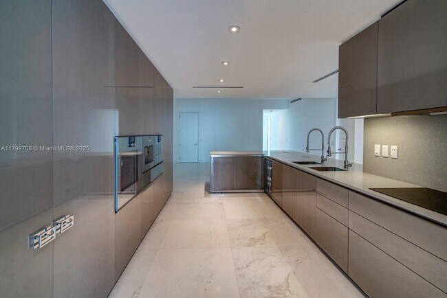 Building Photo - 9349 Collins Ave