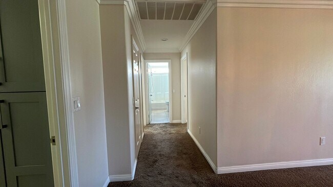 Building Photo - Beautiful West Lancaster Home