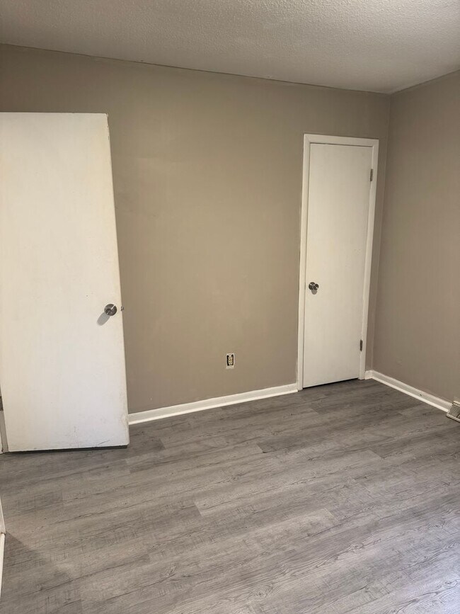 Building Photo - 1419 Colony Park Dr