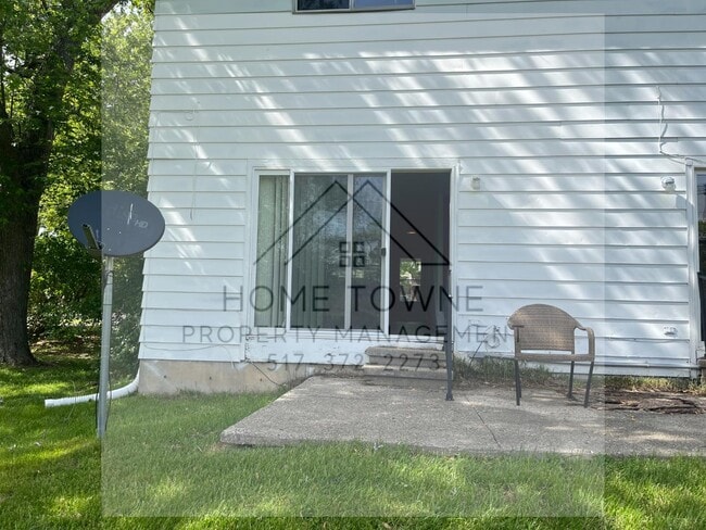 Building Photo - 1632 Greencrest Ave