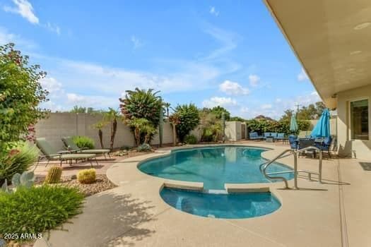 Building Photo - 6821 E Palm Ln