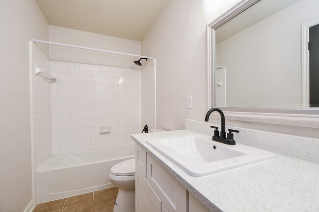 Building Photo - 15122 Heron Meadow Ln