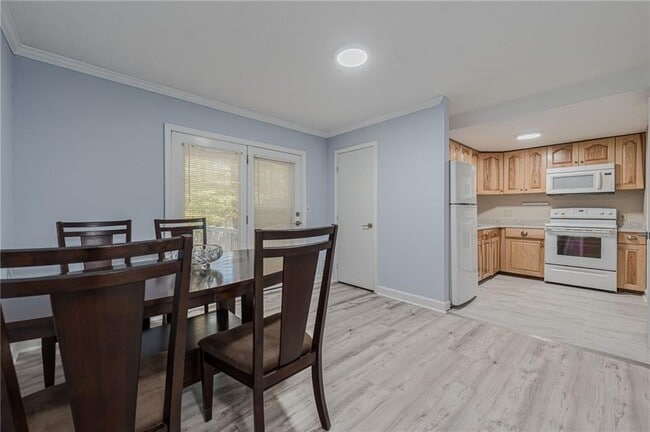 Building Photo - 435 Little Pines Ct