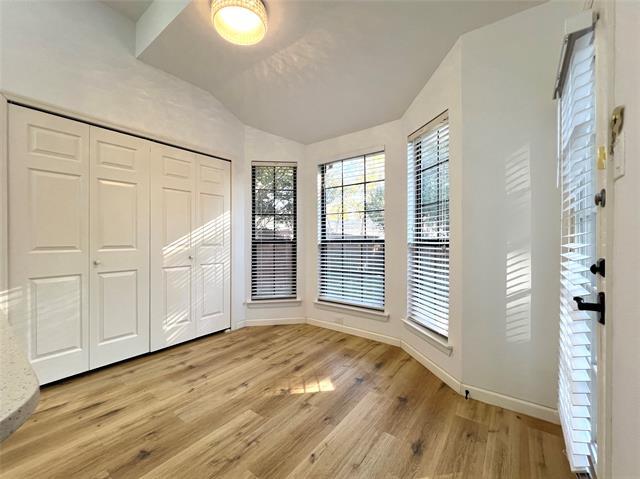 Building Photo - 2205 Summit Dr