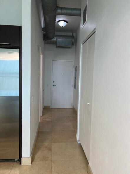 Apartment Foyer - 3029 NE 188th St