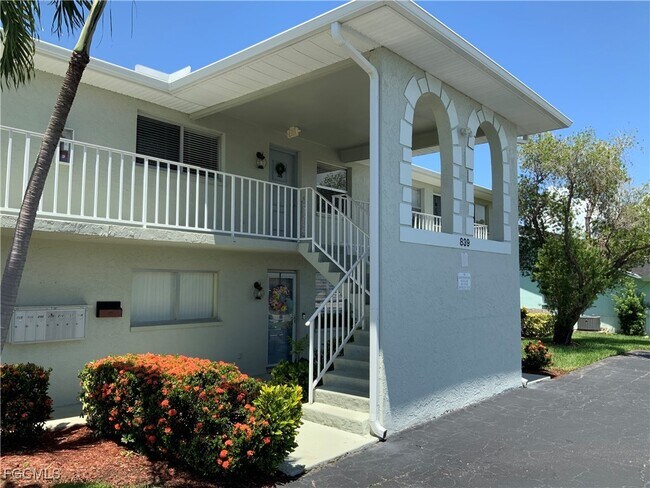 Building Photo - 839 SW 48th Terrace