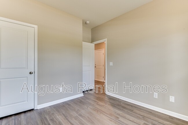 Building Photo - 390 Tupelo Pass