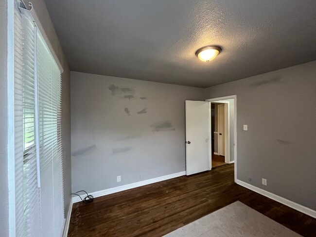 Building Photo - Calallen School District!!