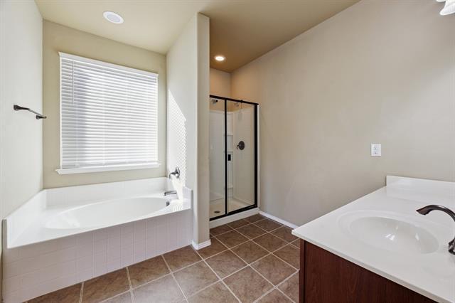 Building Photo - 2128 Valley Forge Trail