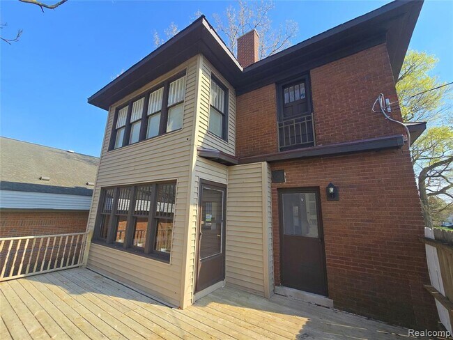 Building Photo - 26850 Seven Mile W