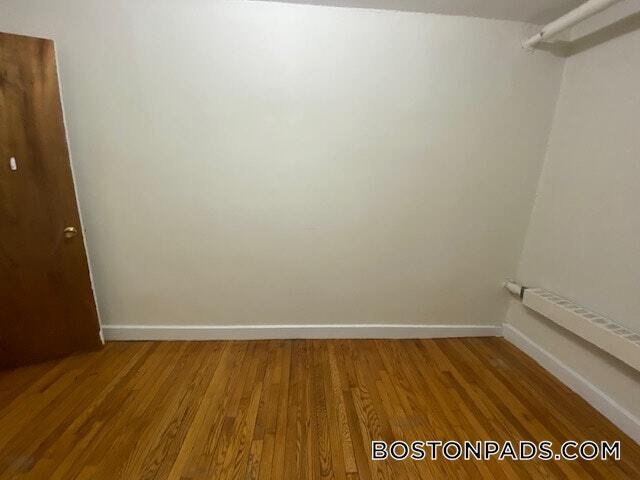 Building Photo - 1589 Beacon St