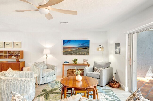 Building Photo - Make this your winter getaway!
