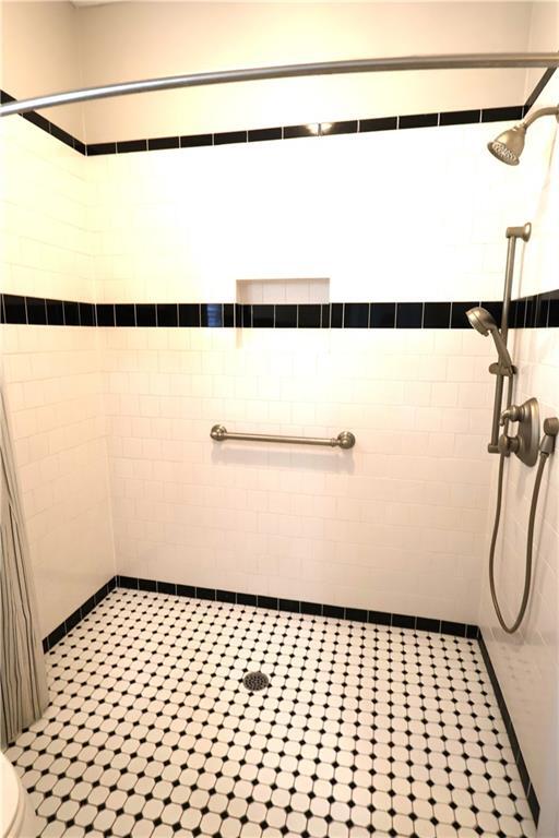 Building Photo - 217 Mountain View St