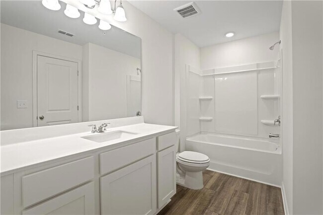 Building Photo - 541 Magnolia Cir