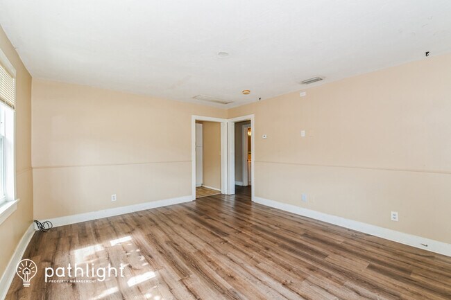 Building Photo - 1718 Sunset Pl