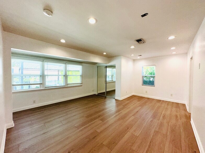 Building Photo - 5148 Otis Ave