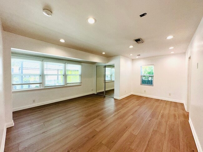 Building Photo - 5148 Otis Ave