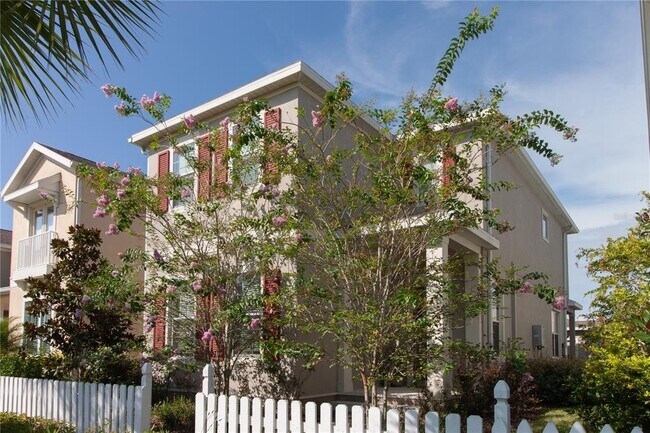 Building Photo - 11205 Grand Park Ave