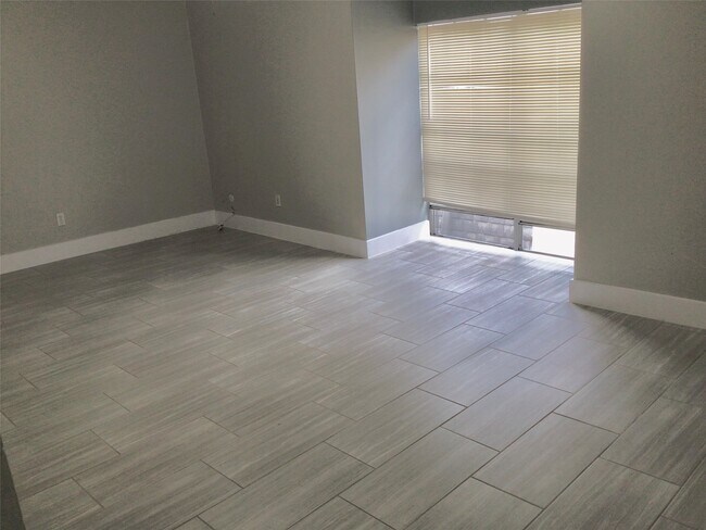 Building Photo - 12633 Memorial Dr