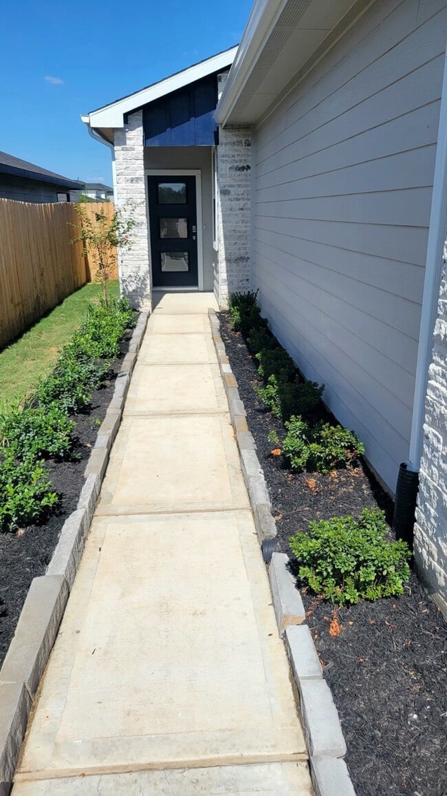 Building Photo - 2907 Stamford Hl Ln