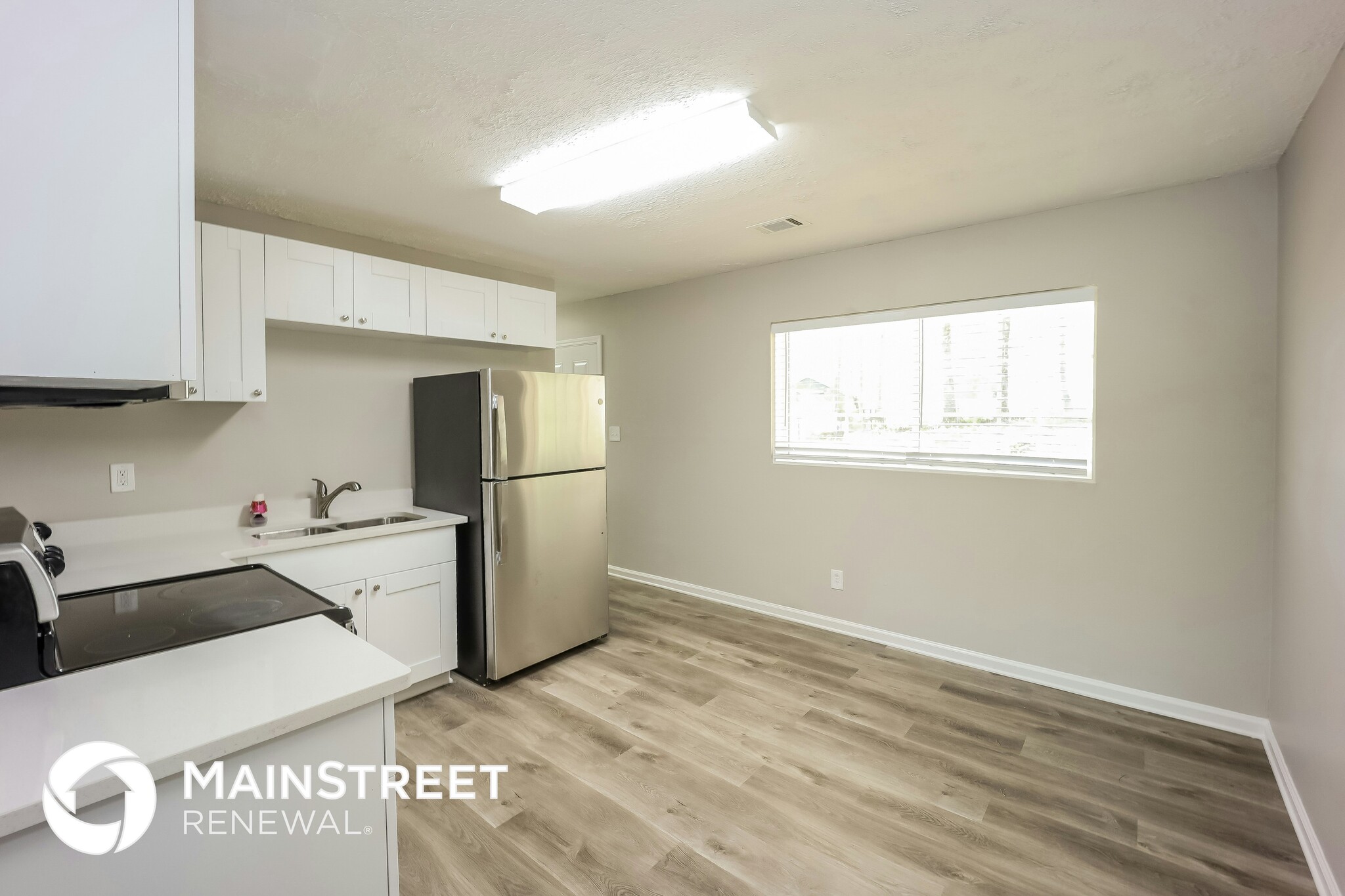 Building Photo - 8143 Huntington Dr