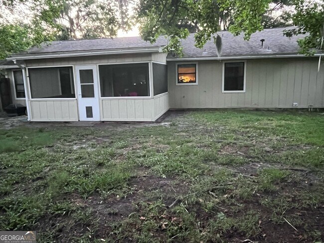 Building Photo - 315 Sunnyside Dr