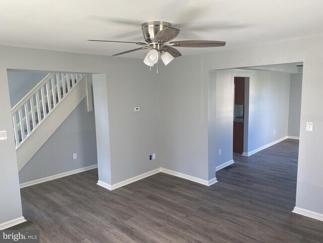 Building Photo - 2605 Maple Ave