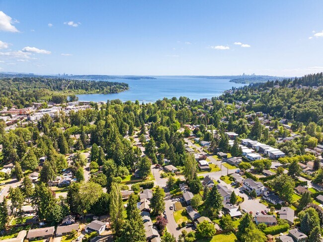 Building Photo - 3Bd/1.5Ba Kirkland Home