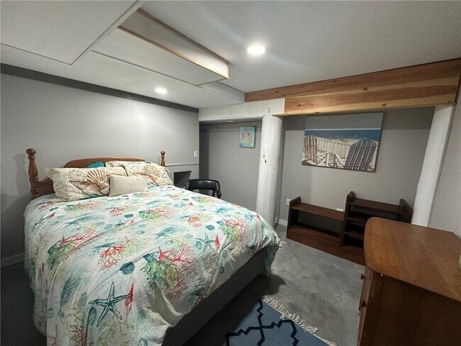 Building Photo - 810 S Sandpiper St