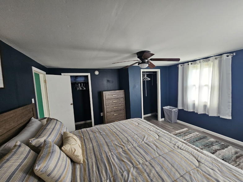 Building Photo - 323 E 2nd Ave