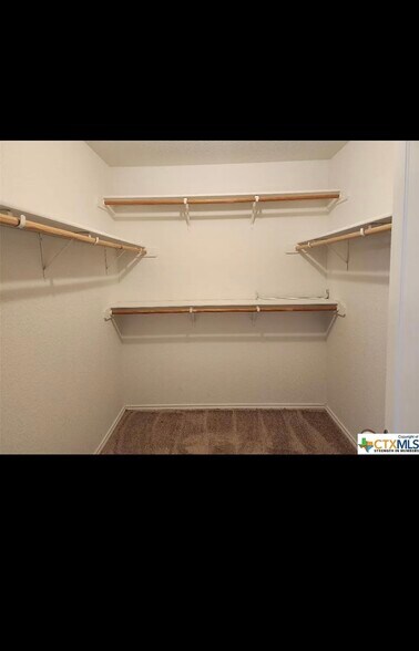 Building Photo - 3802 Clementine Dr