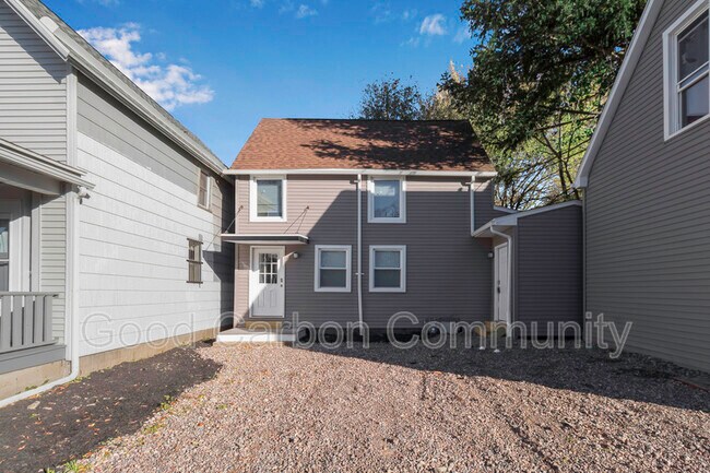 Building Photo - 1246 West Ave