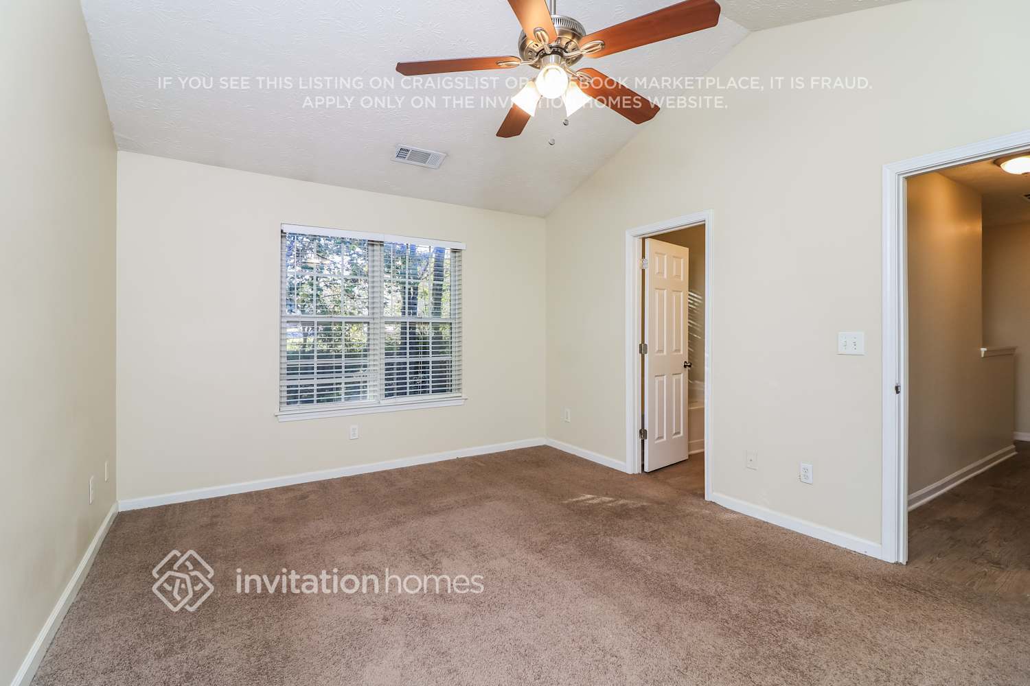 Building Photo - 66 Springbottom Dr SE