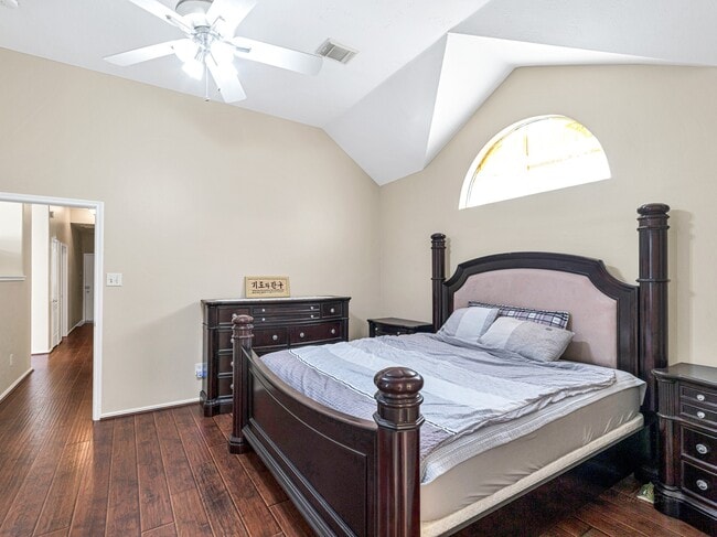 Building Photo - 3319 Shadowbark Dr