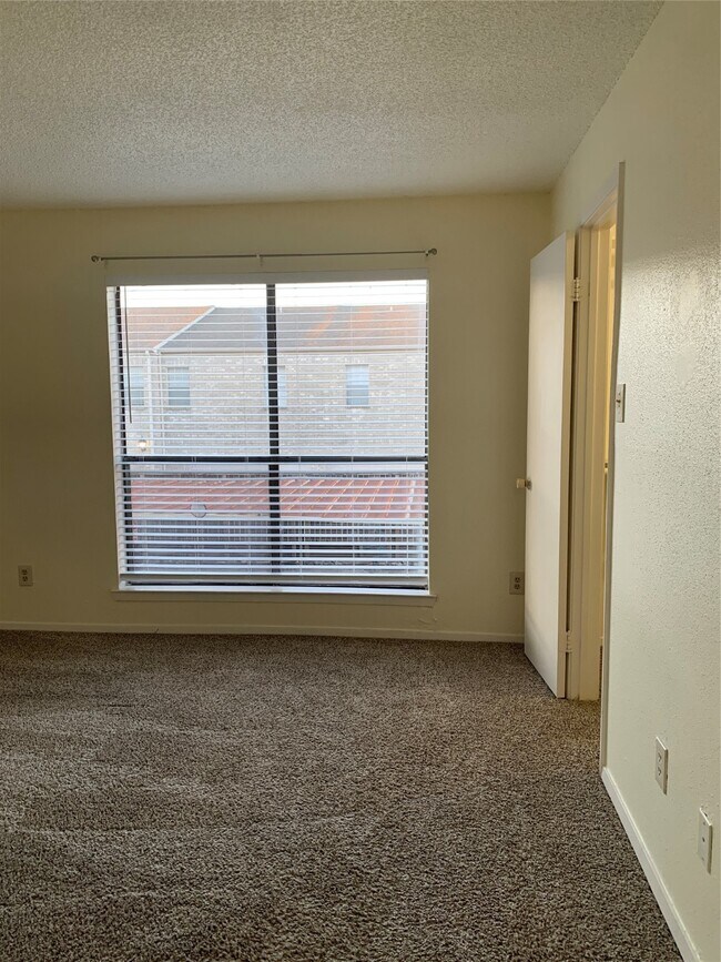 Building Photo - 3766 Tanglewilde St