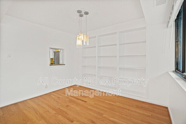 Building Photo - 1140 23rd St NW