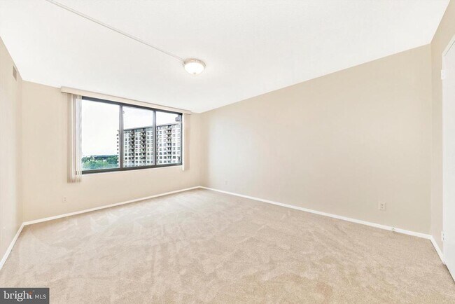 Building Photo - 5225 Pooks Hill Rd