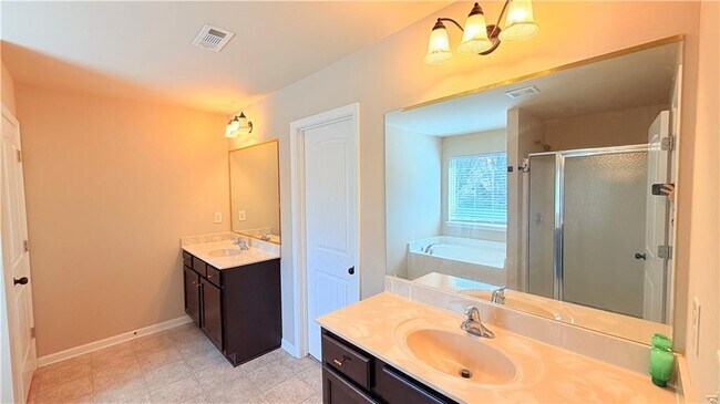 Building Photo - 2755 Morgan Glen Rd NE