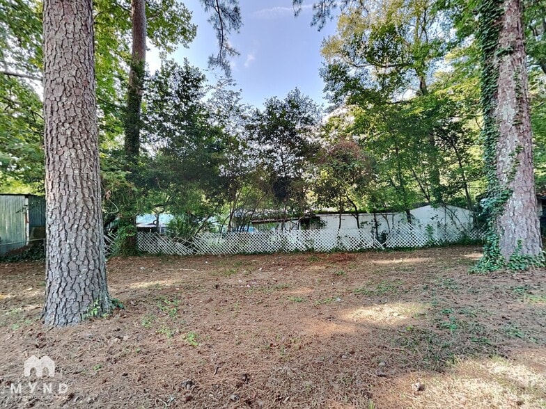Building Photo - 440 Burgundy Rd