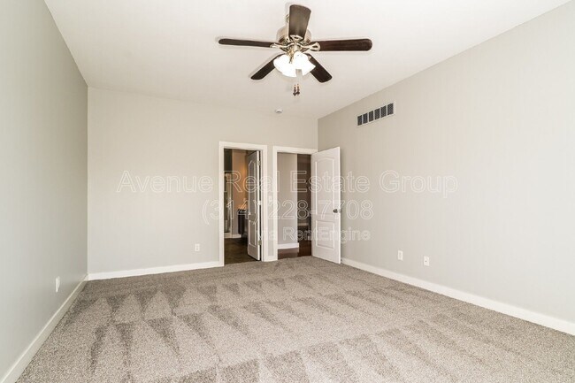 Building Photo - 730 Sunset Ln